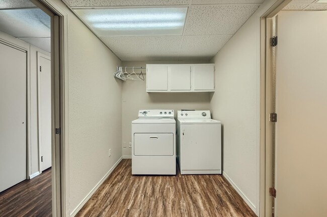 Building Photo - 14783 S Wandcrest Dr