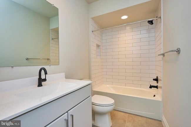 Building Photo - 6845 Churchill Rd