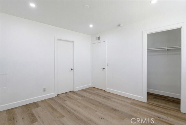 Building Photo - 2818 W Bridgeport Ave