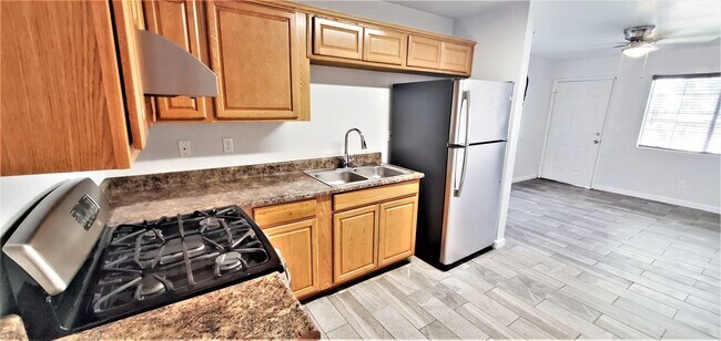 Building Photo - 938 E. 4th St.