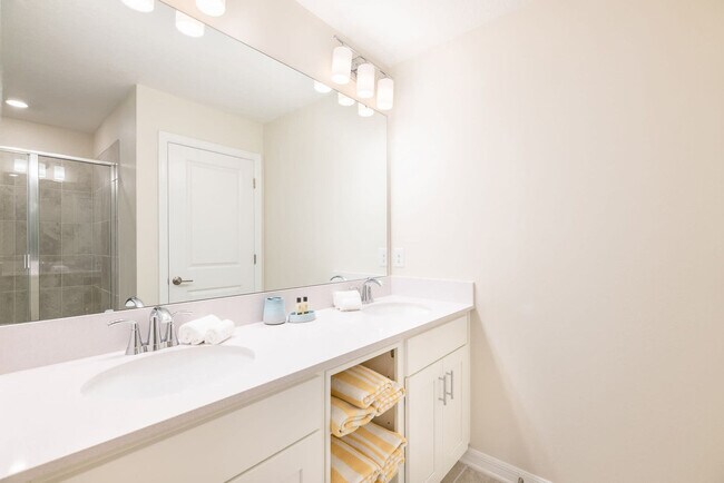 Building Photo - 3161 Paradox Cir