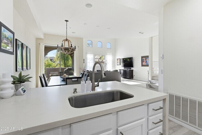 Building Photo - 20802 N Grayhawk Dr