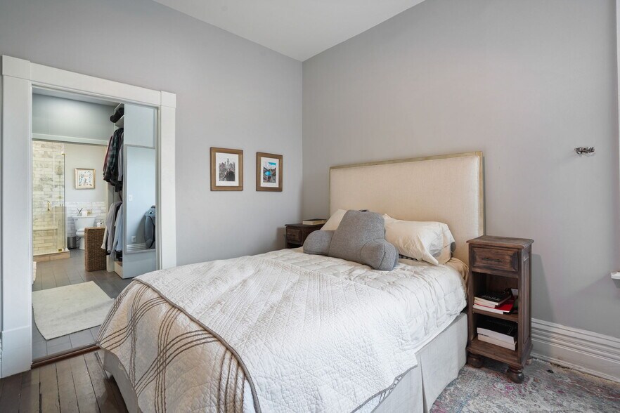 Building Photo - 77 W 2nd Ave