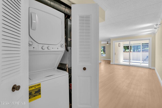 Building Photo - 1838 NJ-35