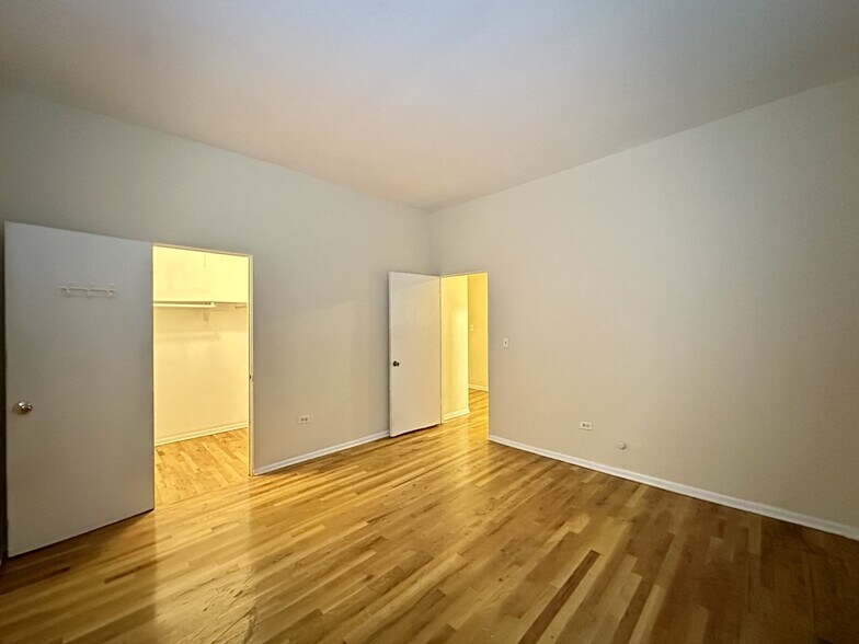 Building Photo - 1430 N Dearborn St