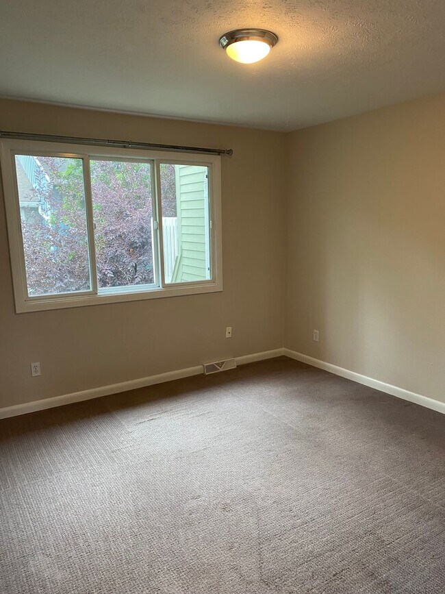 Building Photo - Charming North Boulder 3 Bedroom Townhouse