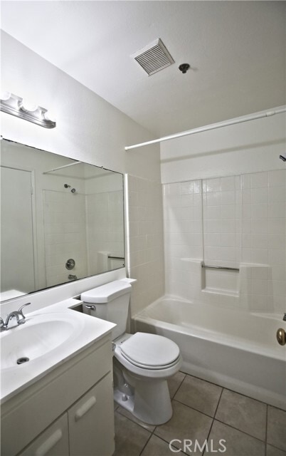 Building Photo - 1211 Huntington Dr