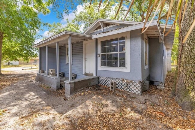 Building Photo - 1029 Colyer St