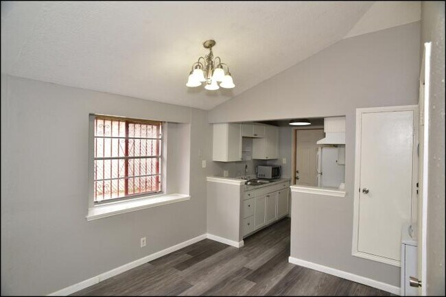 Building Photo - 2 bedroom in El Paso TX 79907