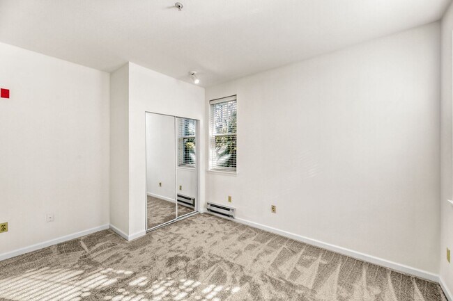 Building Photo - Well-Equipped 2 Bed 2 Bath Sonoma Villero Condo w/ Community Pool, Hot Tub & Exercise Room!