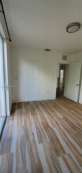 Building Photo - 3790 Oak Ave