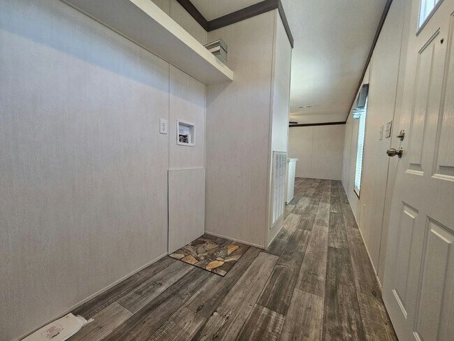 Building Photo - 436 Suwanee Dr