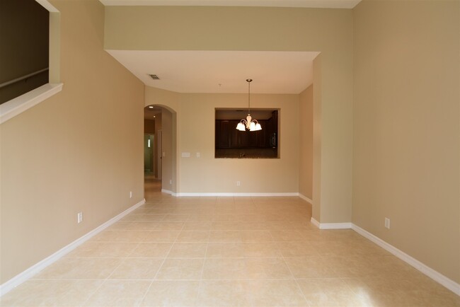 Building Photo - Winter Springs 3br 2.5ba townhouse in GATE...