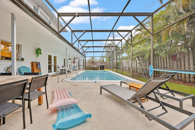 Building Photo - 366 W Osceola Ln