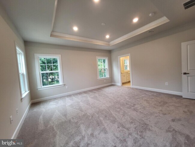 Building Photo - 1617 Phillips Dr