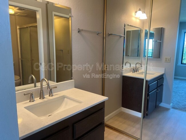 Building Photo - 1538 Ashwood Dr