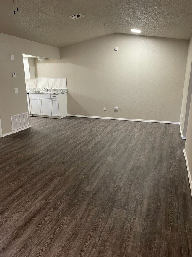 Building Photo - NEWLY REMODELED!!! Section 8 approved