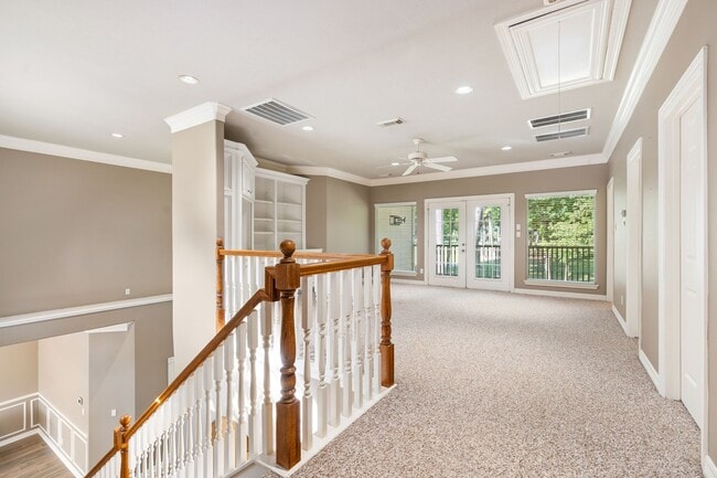Building Photo - 3062 Lake Island Dr