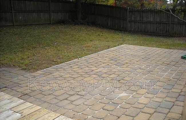Building Photo - 322 Lamplighter Ln