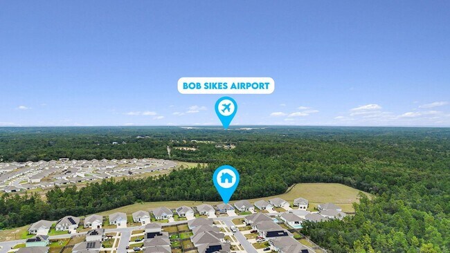 Building Photo - Shoal River Landing Must See w/ 3-car garage!