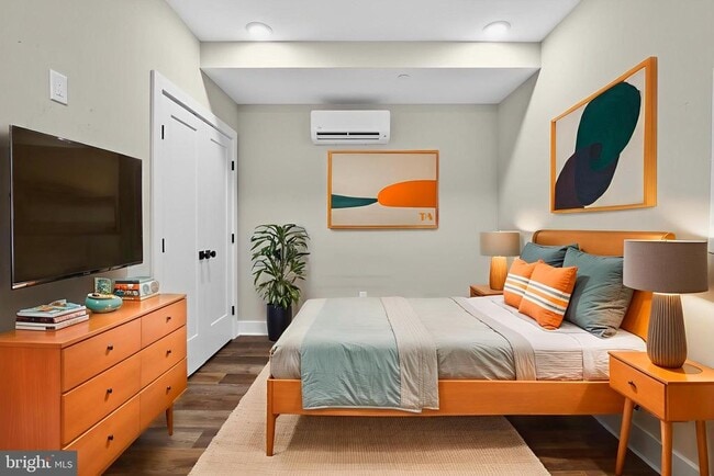 Building Photo - 1924 N Front St