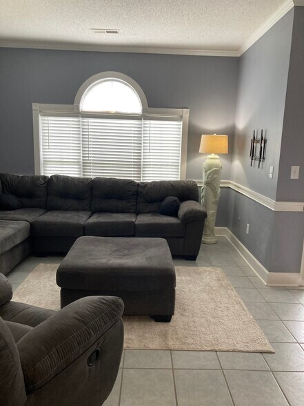 Building Photo - 4173 Hibiscus Dr