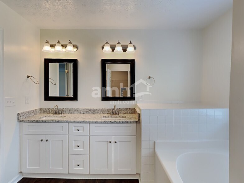 Building Photo - 3772 Emperors Cove