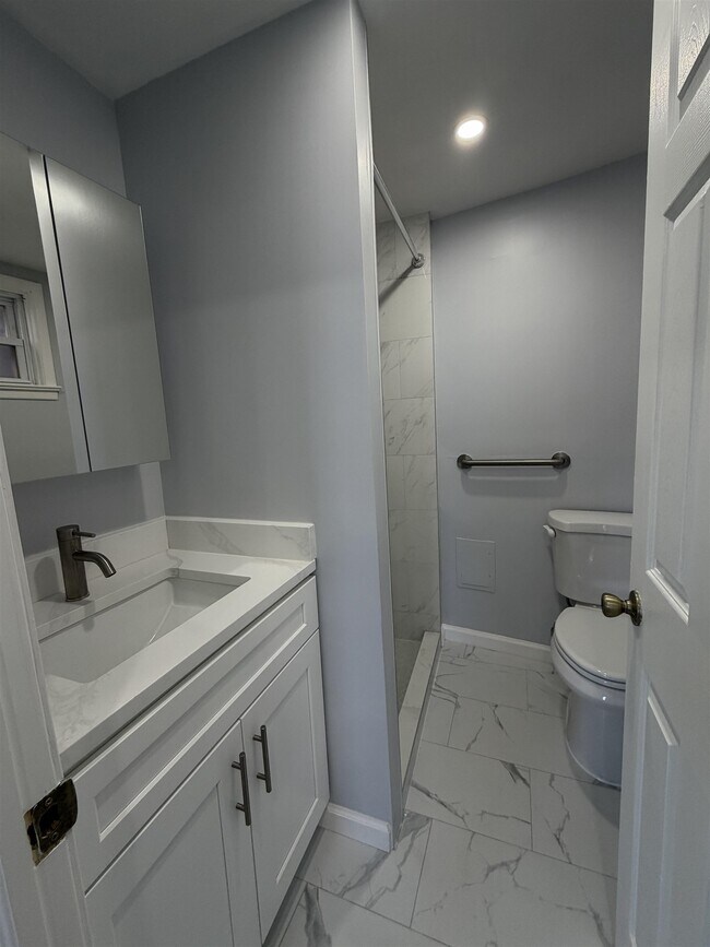 Building Photo - 528 John F. Kennedy Blvd