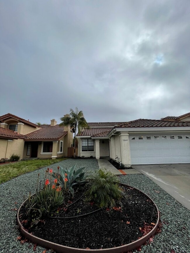 Building Photo - Absolutely stunning remodeled 3 bedroom 2 and half bathroom home in the heart of Mira Mesa!