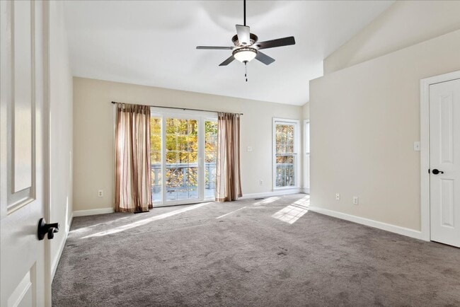 Building Photo - Kingsmill Gem