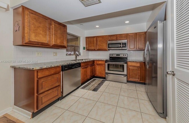 Building Photo - 6551 Coliseum Blvd