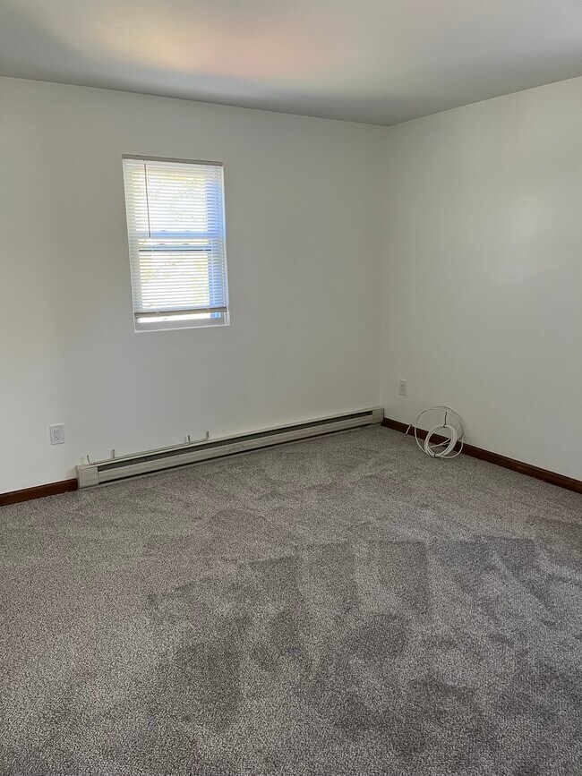 2nd bedroom - 34 Beacon Rd