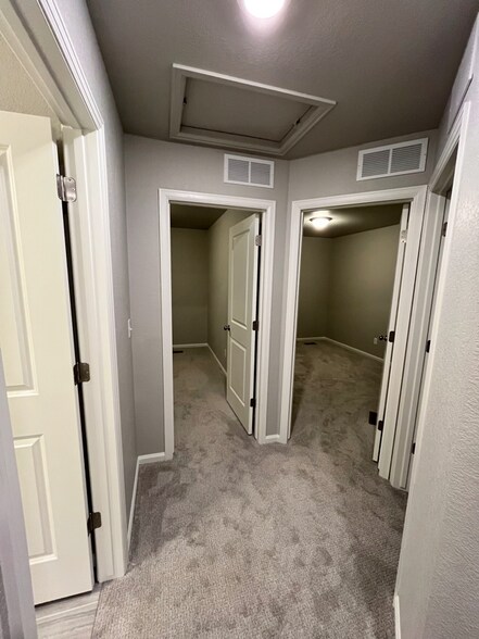 Building Photo - 9246 Henson Pl