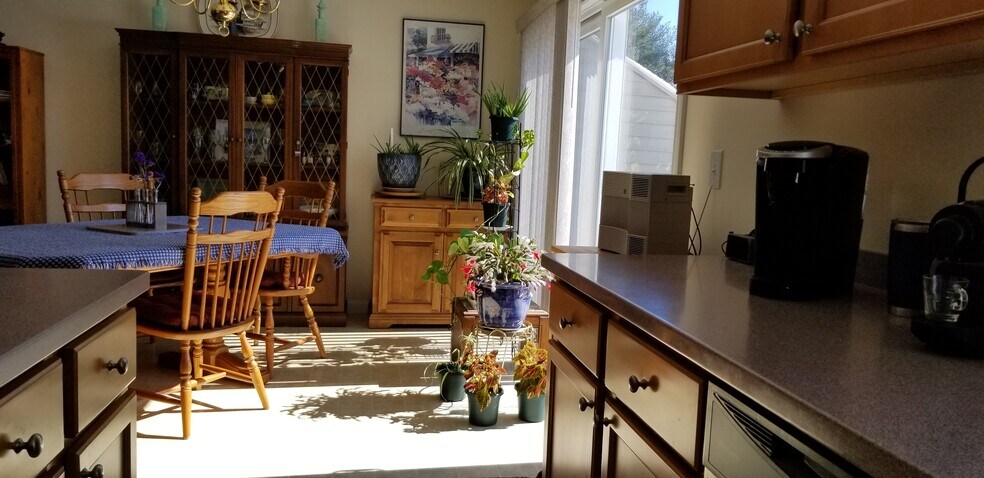 Building Photo - 7B Farnum Ct