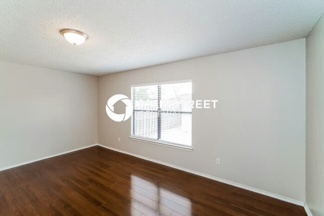Building Photo - 3 Bedroom Pet-Friendly Home in San Antonio...
