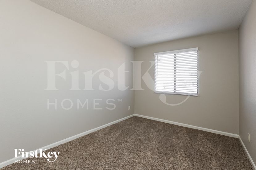 Building Photo - 8807 W Mercer Ln