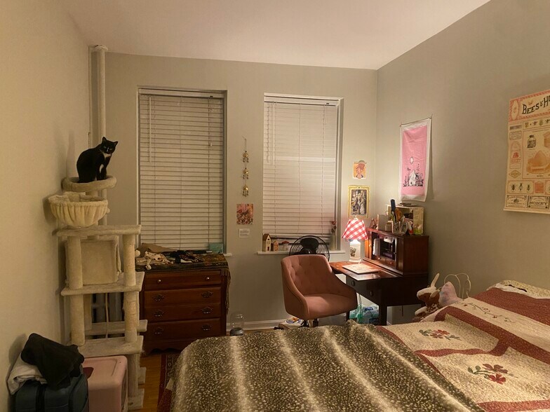 Building Photo - 74 Joy St