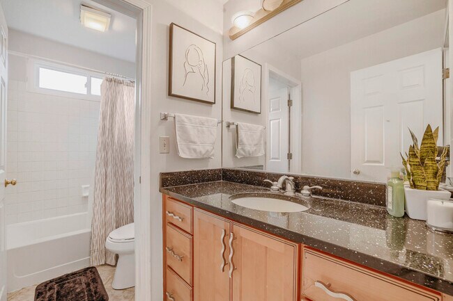 Building Photo - 1526 Almaden Ln