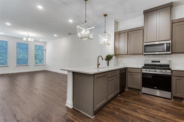 Building Photo - 2530 Campden Mews