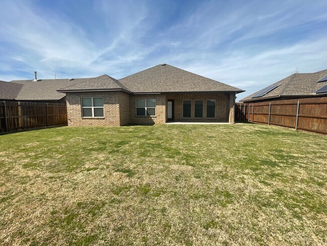 Building Photo - Deer Creek Schools