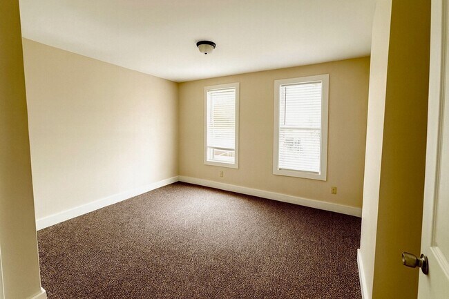 Building Photo - 816 Market