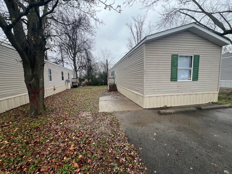 Primary Photo - 58 Locust St