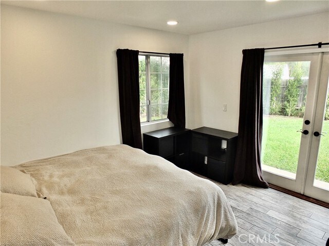 Building Photo - 220 Loyola Rd