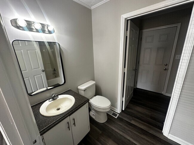 Building Photo - Great 3 Bedroom, 2 Bath home in High Point!