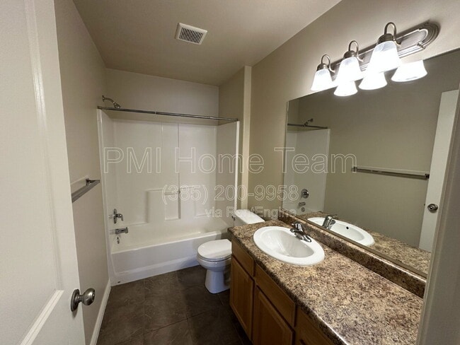 Building Photo - 2510 Charleston Ave