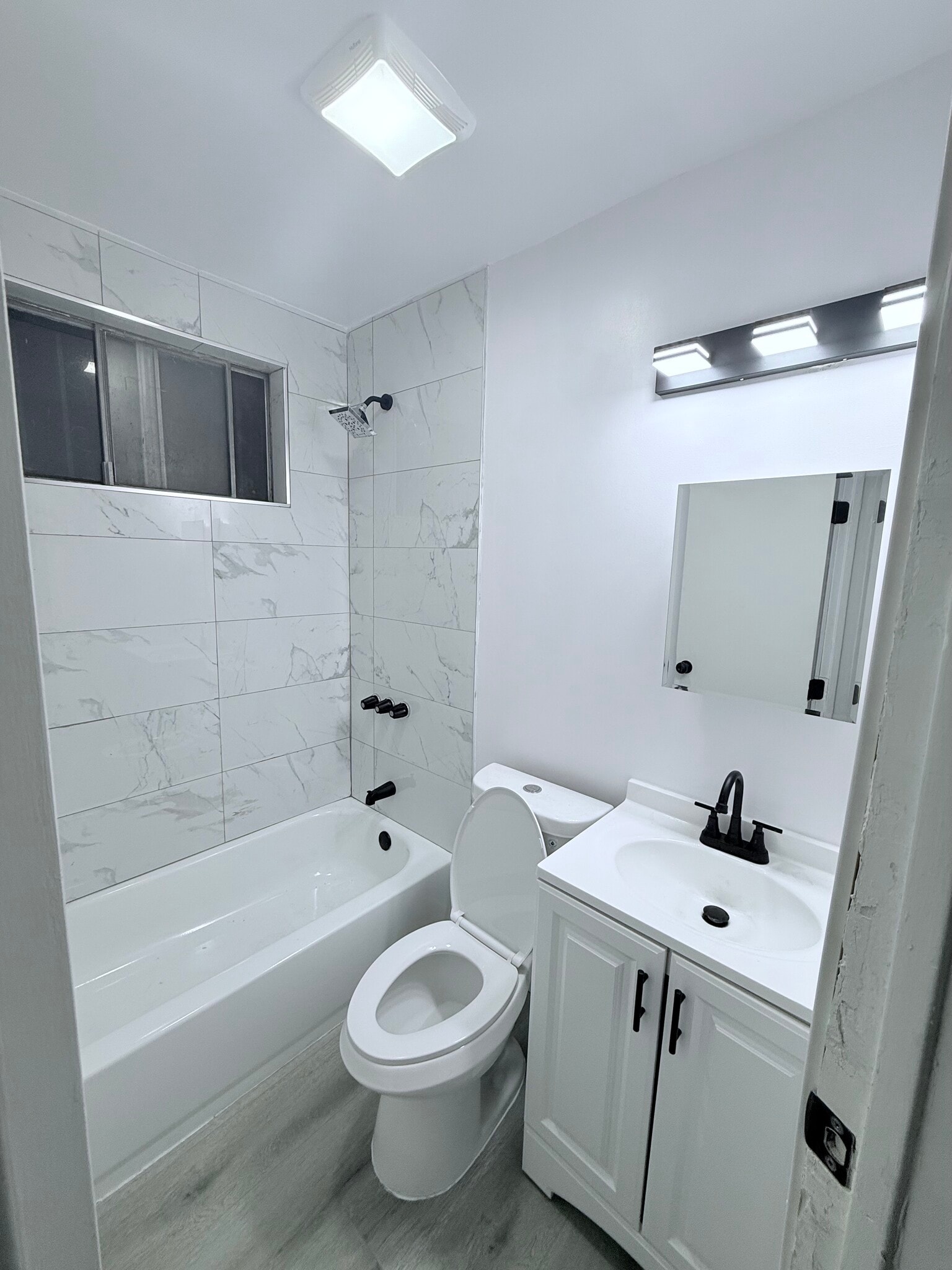 Building Photo - 5039 Alhambra Ave