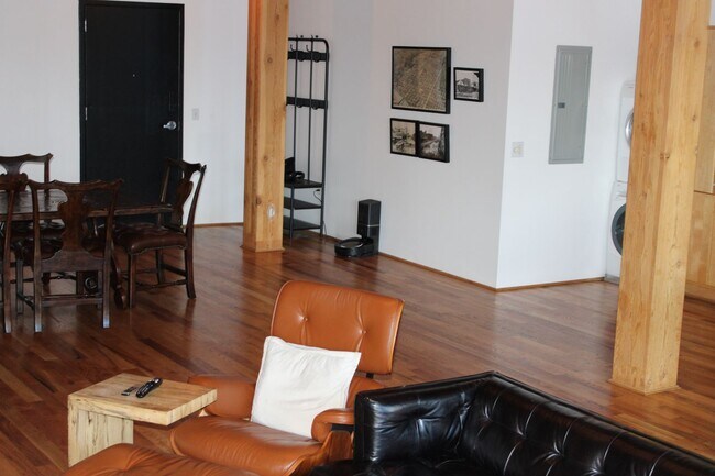 Building Photo - Full Service Executive Fully Furnished All Inclusive Architectural Penthouse Loft Downtown Denver