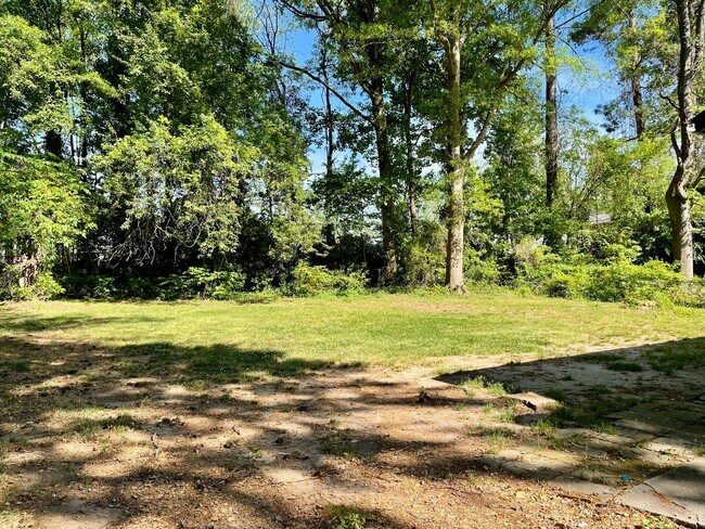 Building Photo - Fully Furnished Short Term Rental Home!