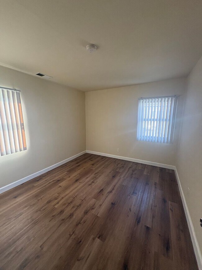 Building Photo - 9016 Reading Ave