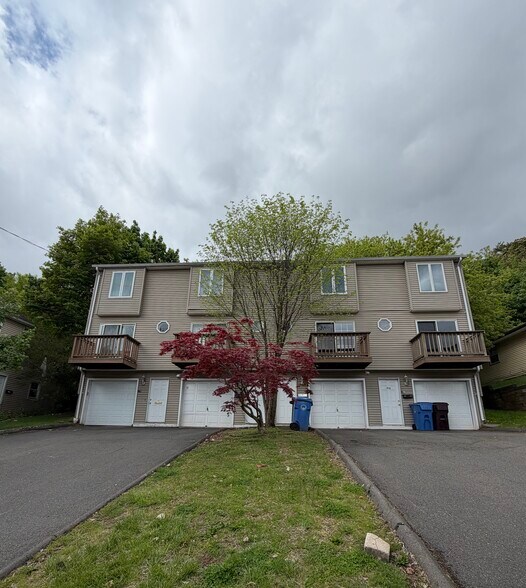 Building Photo - 178 Clark St